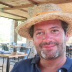 Líder do partido anti-sistema continua a ser promovido pelos principais canais de televisão do si...
