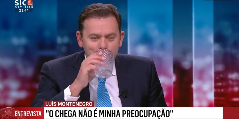 Líder do PSD não fecha a porta a um acordo de governação com o Chega  “Falamos nessa altura” – Cheganos